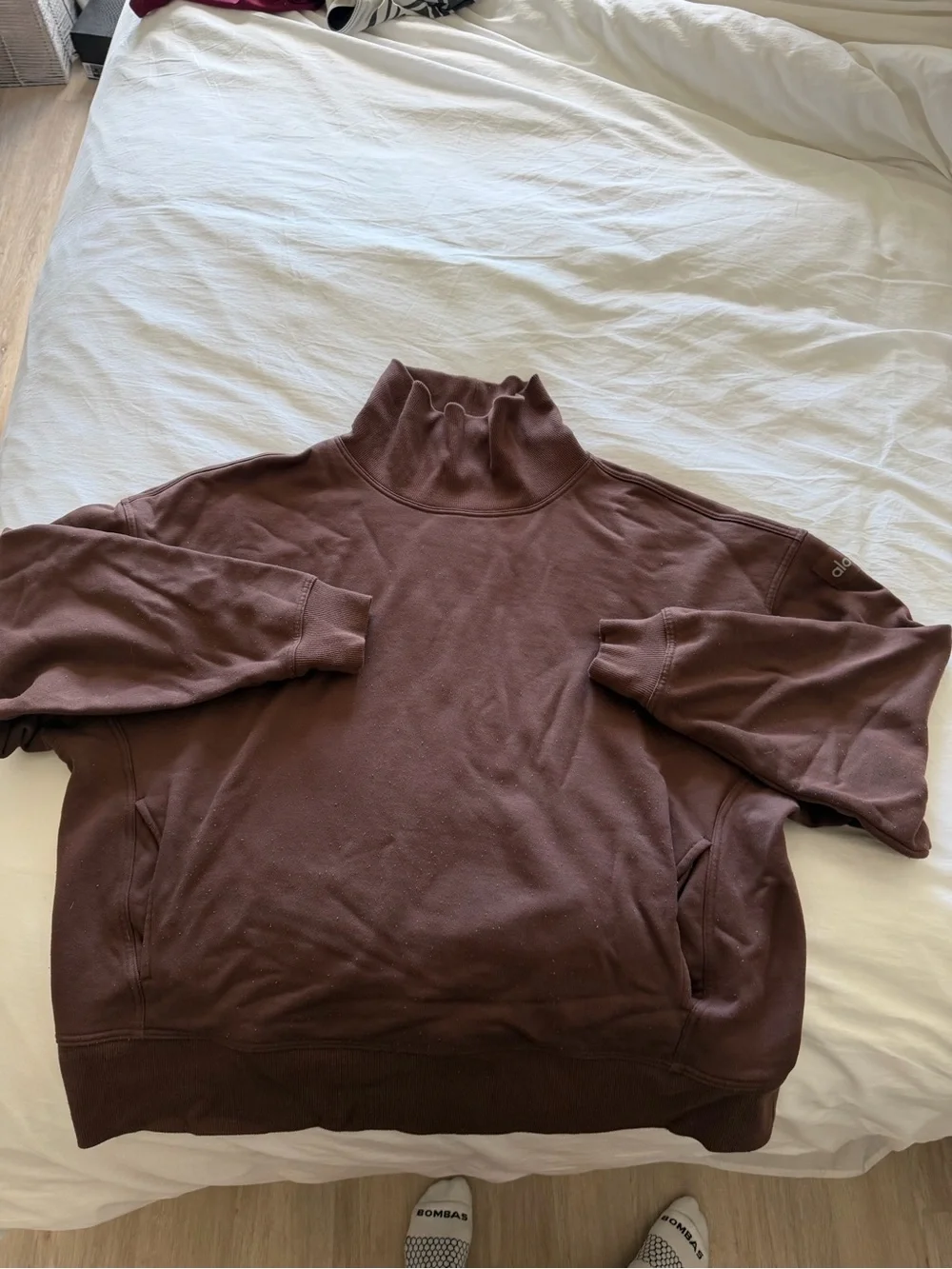 ALO Yoga Hazy Mock Neck Pullover in Espresso Brown